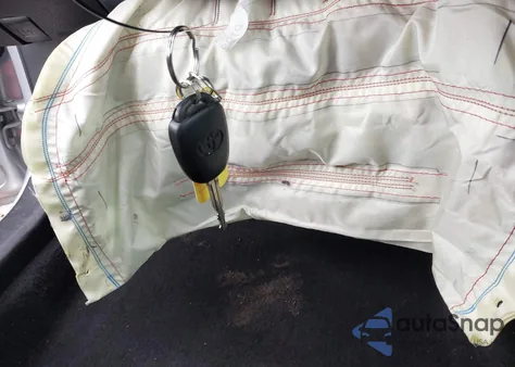 2018 Toyota Corolla Le из США, поврежденный, VIN 2T1BURHE4JC977568